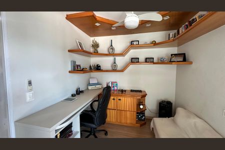 Apartamento à venda com 304m², 3 quartos e 3 vagasEscritório