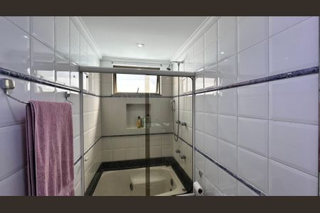 Apartamento à venda com 304m², 3 quartos e 3 vagasBanheiro quarto 2