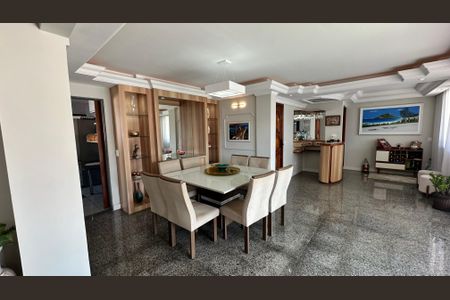 Apartamento à venda com 304m², 3 quartos e 3 vagasSala