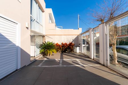 Casa à venda com 650m², 4 quartos e 5 vagasEntrada