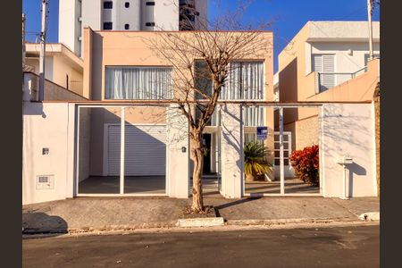 Casa à venda com 650m², 4 quartos e 5 vagasFachada