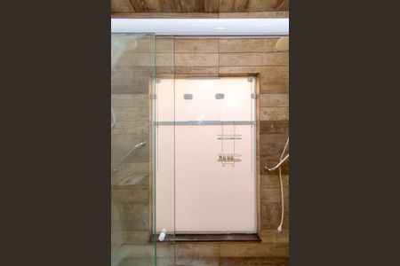 Casa à venda com 650m², 4 quartos e 5 vagasBanheiro da Suíte 4