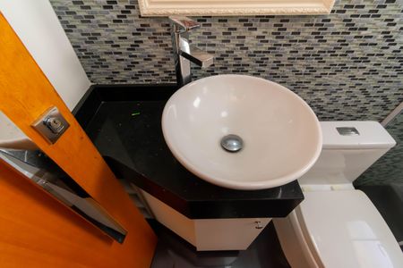 Casa à venda com 650m², 4 quartos e 5 vagasBanheiro da Suíte 2