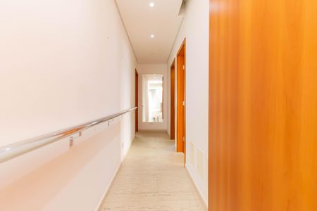 Casa à venda com 650m², 4 quartos e 5 vagasCorredor