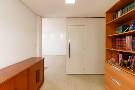 Casa à venda com 650m², 4 quartos e 5 vagasSuíte 1 - Escritório