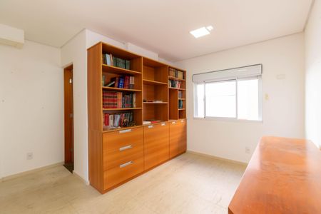 Casa à venda com 650m², 4 quartos e 5 vagasSuíte 1 - Escritório