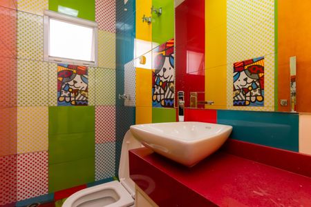 Casa à venda com 650m², 4 quartos e 5 vagasBanheiro da Suíte 1