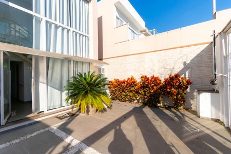 Casa à venda com 650m², 4 quartos e 5 vagasEntrada