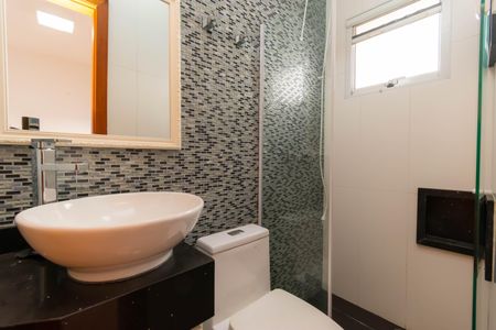 Casa à venda com 650m², 4 quartos e 5 vagasBanheiro da Suíte 2