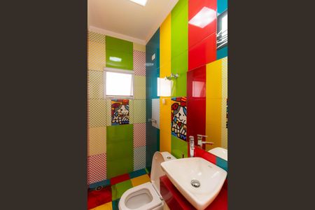 Casa à venda com 650m², 4 quartos e 5 vagasBanheiro da Suíte 1