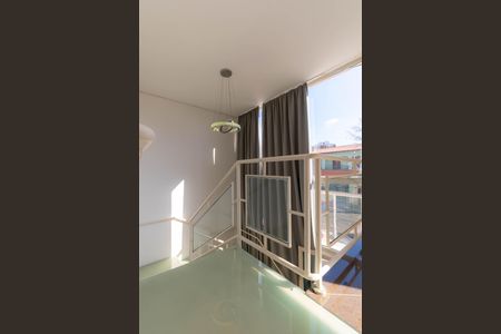 Casa à venda com 650m², 4 quartos e 5 vagasEscada