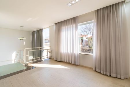 Casa à venda com 650m², 4 quartos e 5 vagasSala