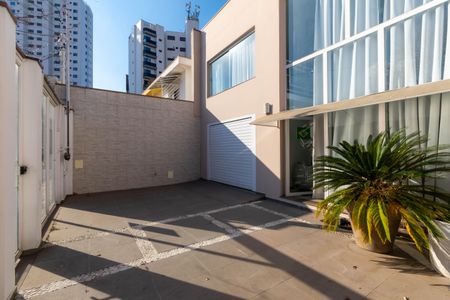 Casa à venda com 650m², 4 quartos e 5 vagasEntrada