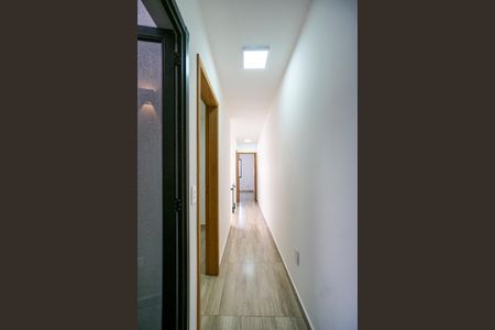 Casa à venda com 100m², 3 quartos e 2 vagas Casa à venda com 100m², 3 quartos e 2 vagasCorredor dos quartos