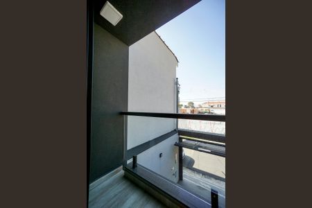 Casa à venda com 100m², 3 quartos e 2 vagas Casa à venda com 100m², 3 quartos e 2 vagasVaranda da suíte