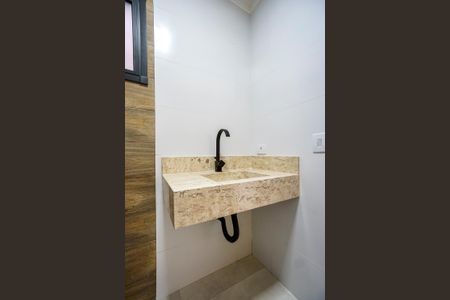 Casa à venda com 100m², 3 quartos e 2 vagas Casa à venda com 100m², 3 quartos e 2 vagasBanheiro da suíte