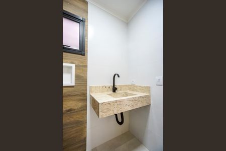 Casa à venda com 100m², 3 quartos e 2 vagas Casa à venda com 100m², 3 quartos e 2 vagasBanheiro da suíte