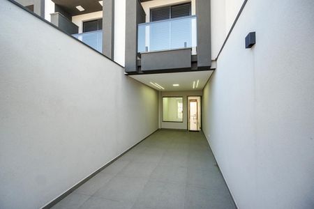 Casa à venda com 100m², 3 quartos e 2 vagas Casa à venda com 100m², 3 quartos e 2 vagasGaragem