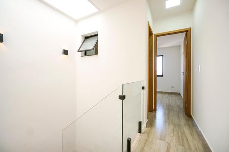 Casa à venda com 100m², 3 quartos e 2 vagas Casa à venda com 100m², 3 quartos e 2 vagasCorredor