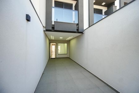 Casa à venda com 100m², 3 quartos e 2 vagas Casa à venda com 100m², 3 quartos e 2 vagasGaragem