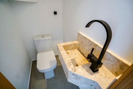 Casa à venda com 100m², 3 quartos e 2 vagas Casa à venda com 100m², 3 quartos e 2 vagasLavabo