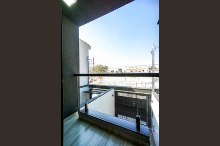 Casa à venda com 100m², 3 quartos e 2 vagas Casa à venda com 100m², 3 quartos e 2 vagasVaranda da suíte