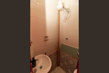 Apartamento à venda com 94m², 2 quartos e 1 vaga Apartamento à venda com 94m², 2 quartos e 1 vagaBanheiro de serviço