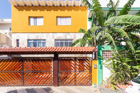 Casa para alugar com 120m², 3 quartos e 1 vaga Casa para alugar com 120m², 3 quartos e 1 vagaFachada