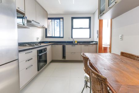 Apartamento para alugar com 155m², 3 quartos e 2 vagas Apartamento para alugar com 155m², 3 quartos e 2 vagasCozinha