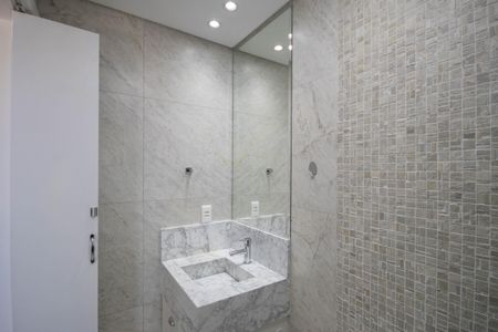 Apartamento à venda com 86m², 3 quartos e 2 vagas Apartamento à venda com 86m², 3 quartos e 2 vagasBanheiro da Suíte