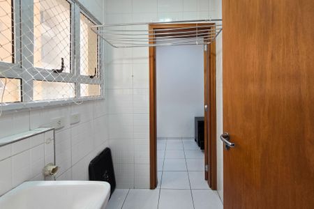 Apartamento à venda com 98m², 3 quartos e 2 vagas Apartamento à venda com 98m², 3 quartos e 2 vagasÁrea de Serviço