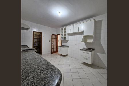 Casa à venda com 208m², 3 quartos e 4 vagas