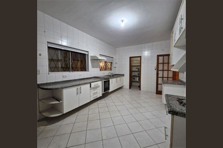 Casa à venda com 208m², 3 quartos e 4 vagas