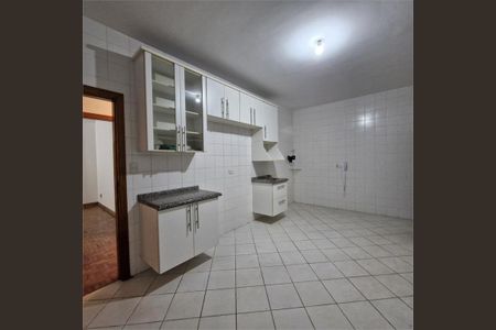 Casa à venda com 208m², 3 quartos e 4 vagas