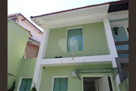 Casa à venda com 180m², 3 quartos e 2 vagas