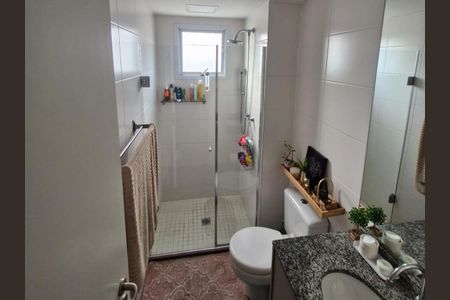 Apartamento à venda com 81m², 3 quartos e 1 vaga Apartamento à venda com 81m², 3 quartos e 1 vagaBanheiro Social