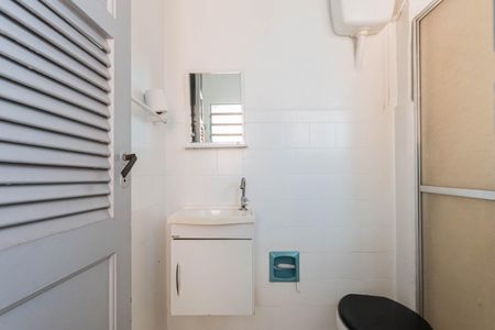 Casa à venda com 60m², 2 quartos e sem vaga Casa à venda com 60m², 2 quartos e sem vagaBanheiro
