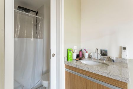 Banheiro de kitnet/studio à venda com 1 quarto, 20m² em Indianópolis, São Paulo