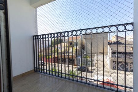 Apartamento à venda com 60m², 3 quartos e 2 vagas Apartamento à venda com 60m², 3 quartos e 2 vagasVaranda