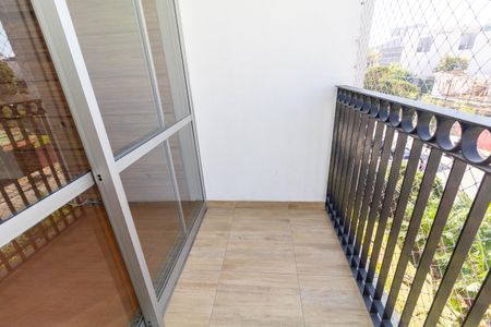 Apartamento à venda com 60m², 3 quartos e 2 vagas Apartamento à venda com 60m², 3 quartos e 2 vagasVaranda