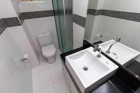 Apartamento à venda com 60m², 3 quartos e 2 vagas Apartamento à venda com 60m², 3 quartos e 2 vagasBanheiro Social