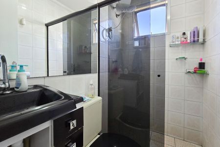 Apartamento à venda com 48m², 2 quartos e 1 vaga Apartamento à venda com 48m², 2 quartos e 1 vagaBanheiro Social