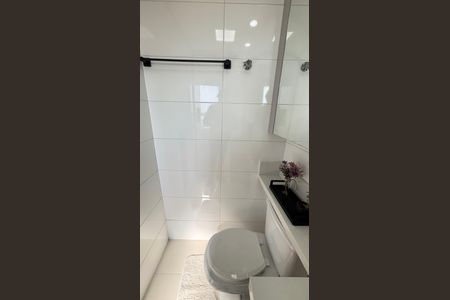 Apartamento à venda com 80m², 3 quartos e 2 vagas Apartamento à venda com 80m², 3 quartos e 2 vagasBanheiro da Suíte