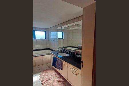 Apartamento para alugar com 142m², 4 quartos e 2 vagas Apartamento para alugar com 142m², 4 quartos e 2 vagasBanheiro da Suíte 1
