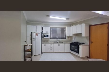 Apartamento para alugar com 142m², 4 quartos e 2 vagas Apartamento para alugar com 142m², 4 quartos e 2 vagasCozinha