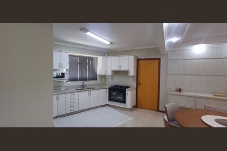 Apartamento para alugar com 142m², 4 quartos e 2 vagas Apartamento para alugar com 142m², 4 quartos e 2 vagasCozinha
