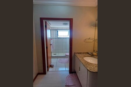 Apartamento para alugar com 142m², 4 quartos e 2 vagas Apartamento para alugar com 142m², 4 quartos e 2 vagasBanheiro da Suíte 2