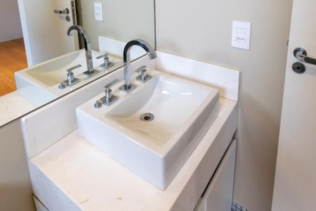 Apartamento à venda com 90m², 2 quartos e 2 vagas Apartamento à venda com 90m², 2 quartos e 2 vagasBanheiro da Suíte 2