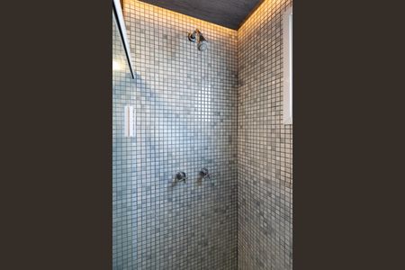 Apartamento à venda com 90m², 2 quartos e 2 vagas Apartamento à venda com 90m², 2 quartos e 2 vagasBanheiro da Suíte 1