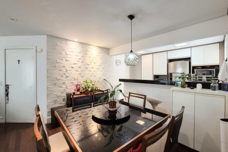 Apartamento à venda com 104m², 3 quartos e 2 vagas Apartamento à venda com 104m², 3 quartos e 2 vagasSala